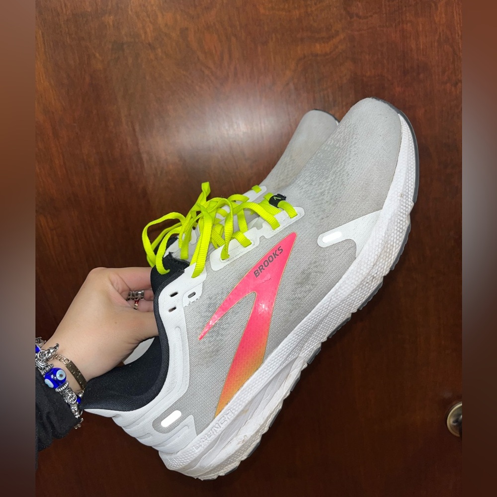 Brooks Launch GTS 9 Running Shoes Men’s Size 12.5 White Neon Yellow